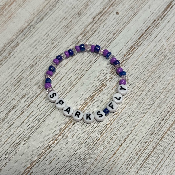 Taylor Swift Bracelet Pack - Picture 2 of 5